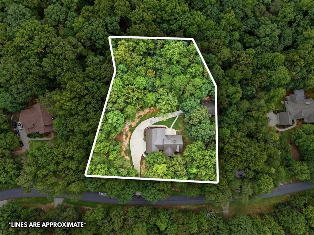 3 bedroom, 2 bathroom, 2,350 sq ft single family residence for sale at 186 Fern Park Drive, Dawsonville, GA 30534 — photo 2