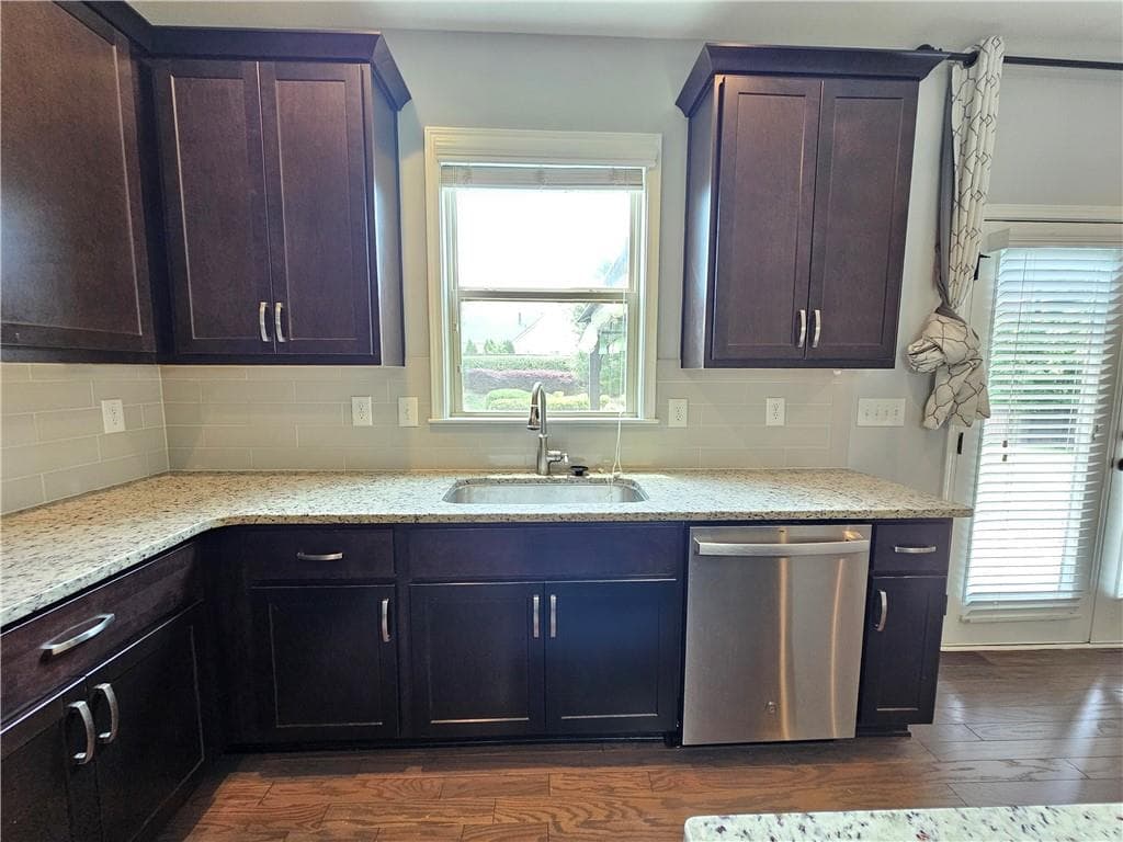 5 bedroom, 4 bathroom, 3,400 sq ft single family residence for rent at 3218 Leyden Court, Buford, GA 30519 for $3,200 a month — photo 9