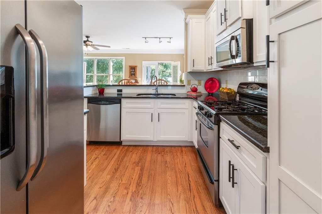 3 bedroom, 4 bathroom, 2,059 sq ft townhouse for sale at 3947 Covey Flush Court 25, Smyrna, GA 30082 — photo 9