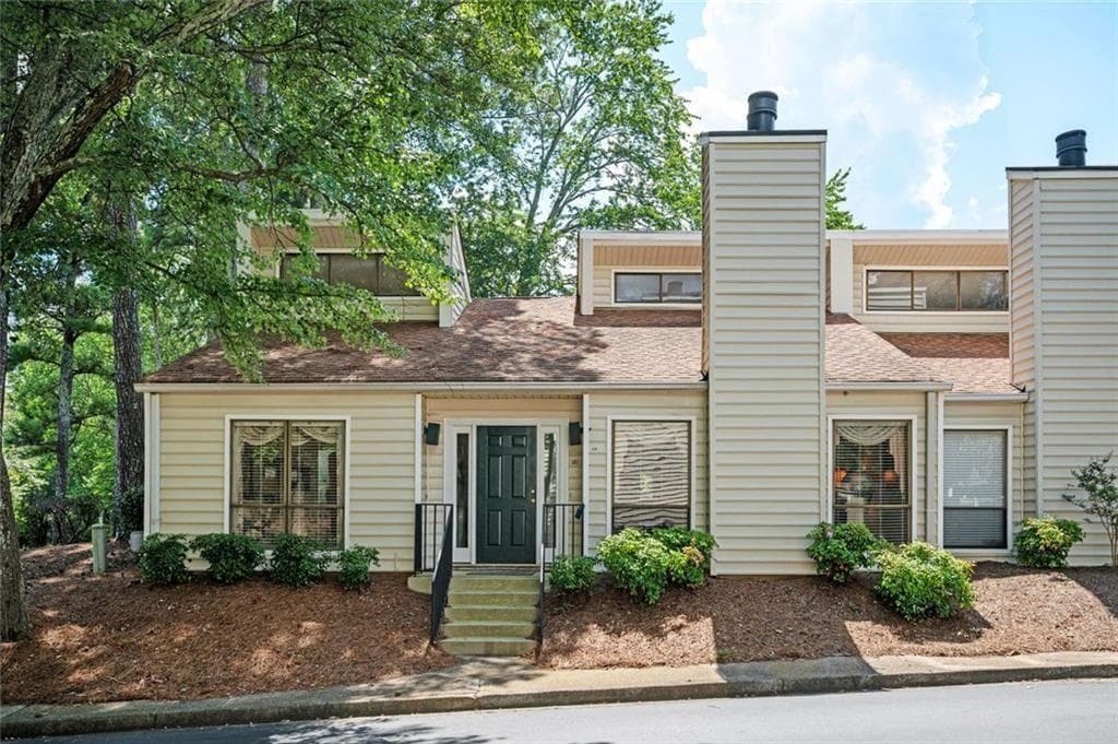 2 bedroom, 2 bathroom, 1,539 sq ft condominium under contract at 683 Serramonte Drive, Marietta, GA 30068 — photo 2