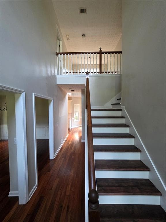 4 bedroom, 3 bathroom, 2,074 sq ft single family residence for sale at 975 Whitehead Road, Sugar Hill, GA 30518 — photo 2