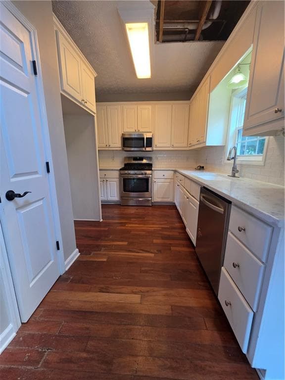 4 bedroom, 3 bathroom, 2,074 sq ft single family residence for sale at 975 Whitehead Road, Sugar Hill, GA 30518 — photo 6