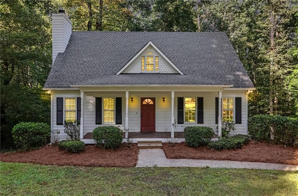 3 bedroom, 3 bathroom, 2,042 sq ft single family residence for sale at 5960 Bridle Drive, Cumming, GA 30028 — photo 2