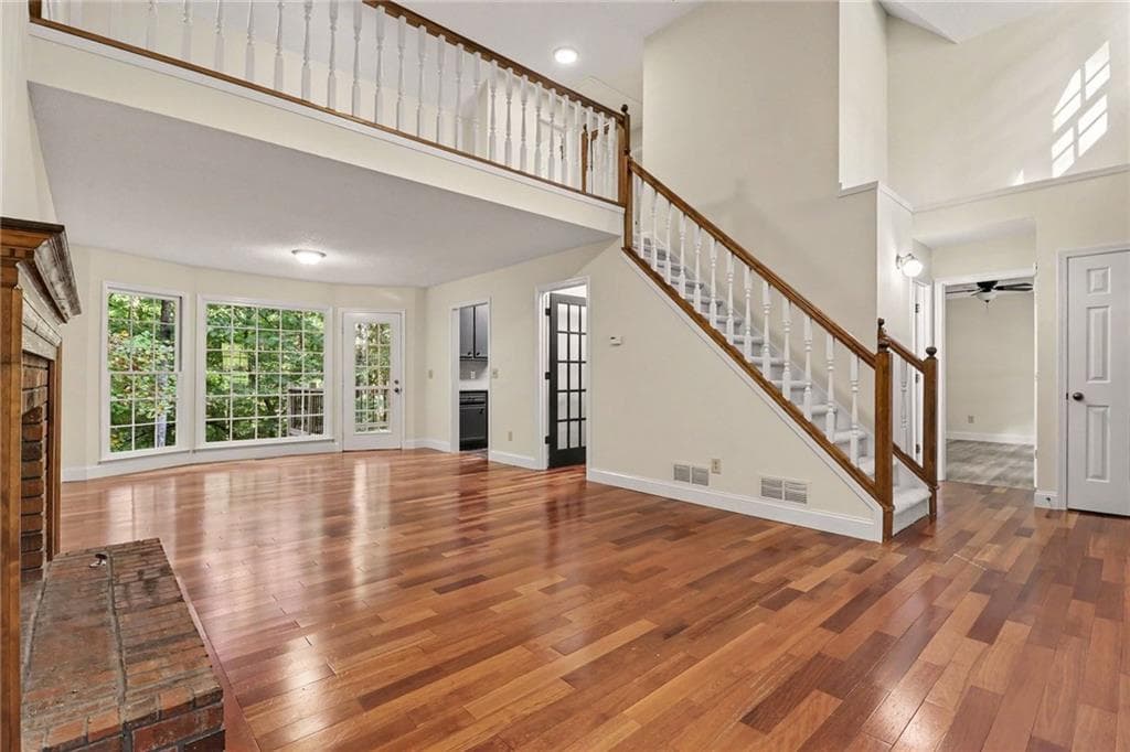 3 bedroom, 3 bathroom, 2,042 sq ft single family residence for sale at 5960 Bridle Drive, Cumming, GA 30028 — photo 8