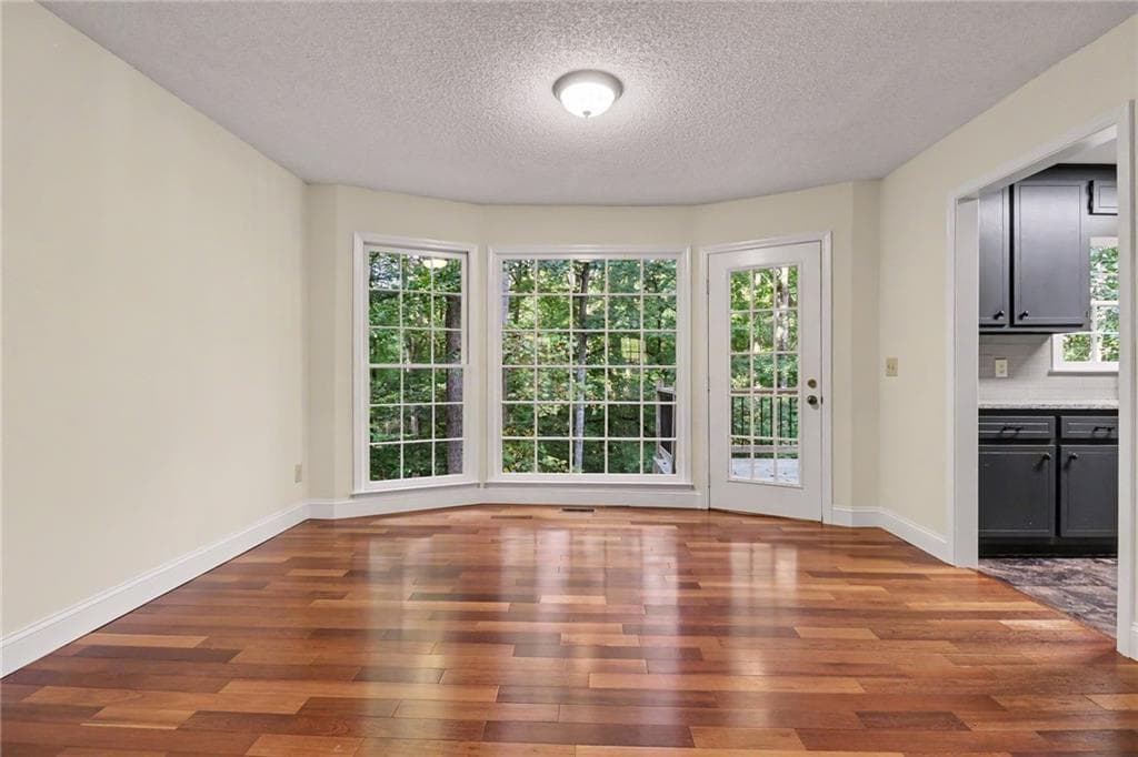 3 bedroom, 3 bathroom, 2,042 sq ft single family residence for sale at 5960 Bridle Drive, Cumming, GA 30028 — photo 9