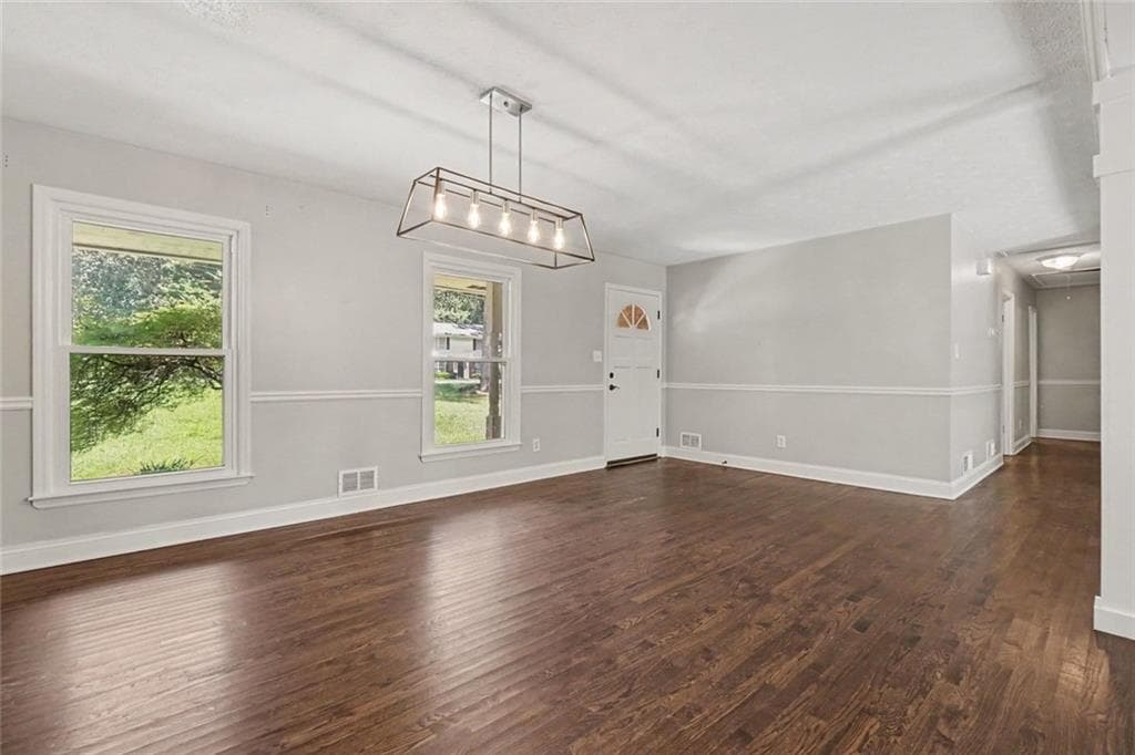 3 bedroom, 2 bathroom, 1,506 sq ft single family residence for sale at 2936 Pauls Way, Marietta, GA 30062 — photo 3