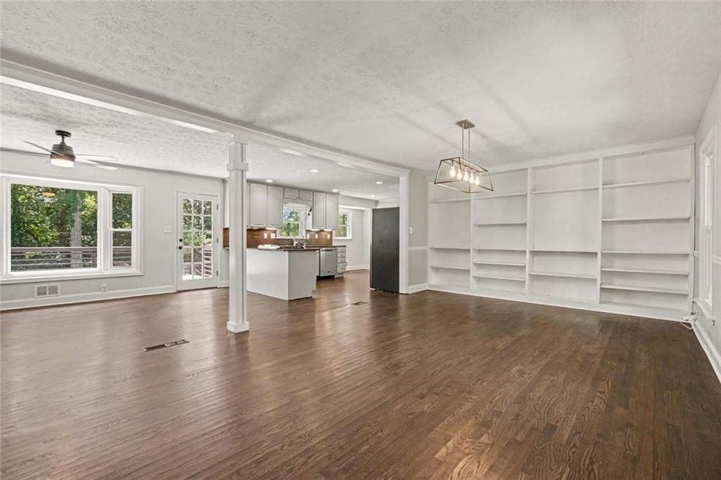 3 bedroom, 2 bathroom, 1,506 sq ft single family residence for sale at 2936 Pauls Way, Marietta, GA 30062 — photo 4