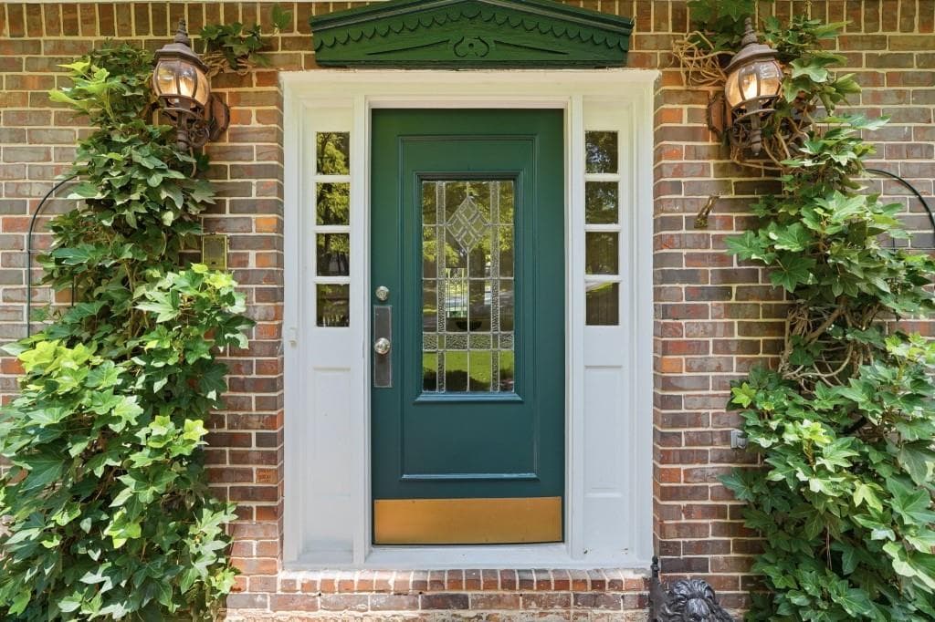 6 bedroom, 5 bathroom, 3,927 sq ft single family residence for sale at 2896 Faraday Court, Decatur, GA 30033 — photo 5