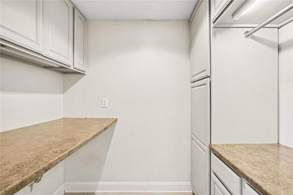 3 bedroom, 2 bathroom, 1,506 sq ft single family residence for sale at 2936 Pauls Way, Marietta, GA 30062 — photo 7
