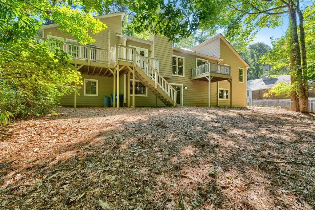 3 bedroom, 4 bathroom, 3,089 sq ft single family residence for sale at 4004 Woodridge Court, Duluth, GA 30096 — photo 3