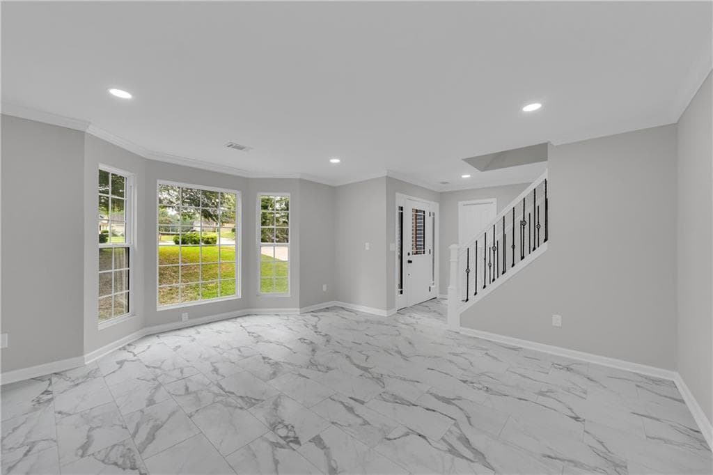 5 bedroom, 3 bathroom, 2,334 sq ft single family residence under contract at 5271 Bridgewater Trace, Stone Mountain, GA 30088 — photo 7
