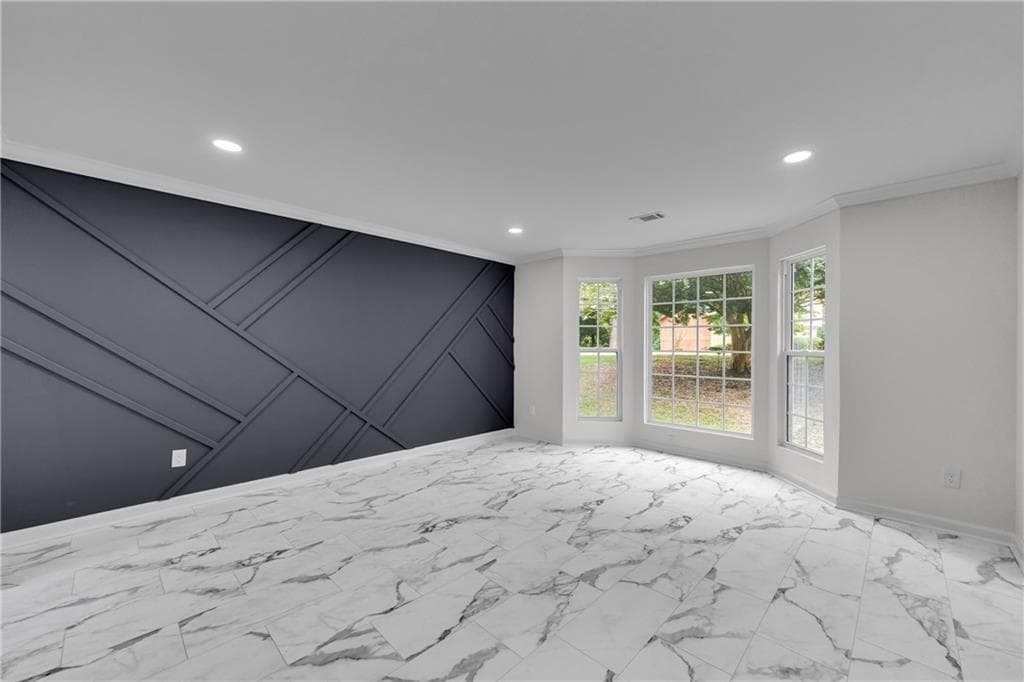 5 bedroom, 3 bathroom, 2,334 sq ft single family residence under contract at 5271 Bridgewater Trace, Stone Mountain, GA 30088 — photo 8