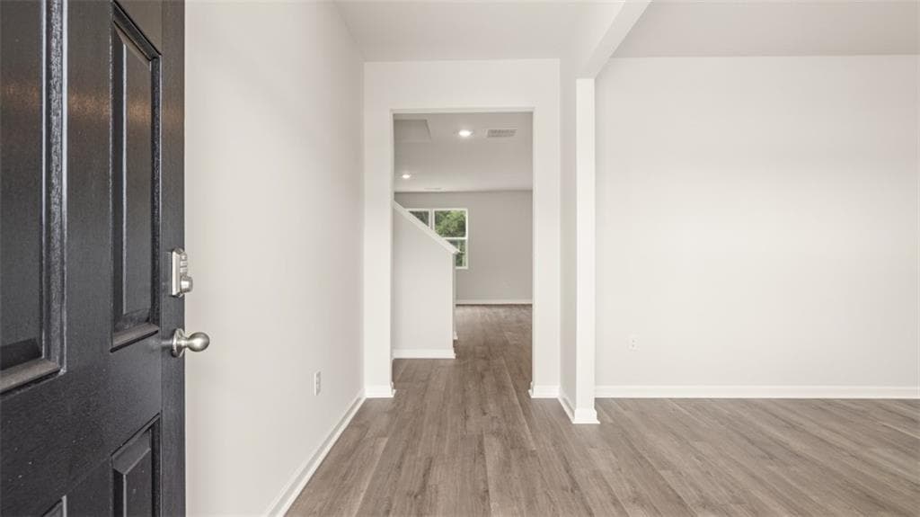 6 bedroom, 2 bathroom, 2,511 sq ft single family residence for sale at 176 Elsa Court, Jefferson, GA 30549 — photo 2