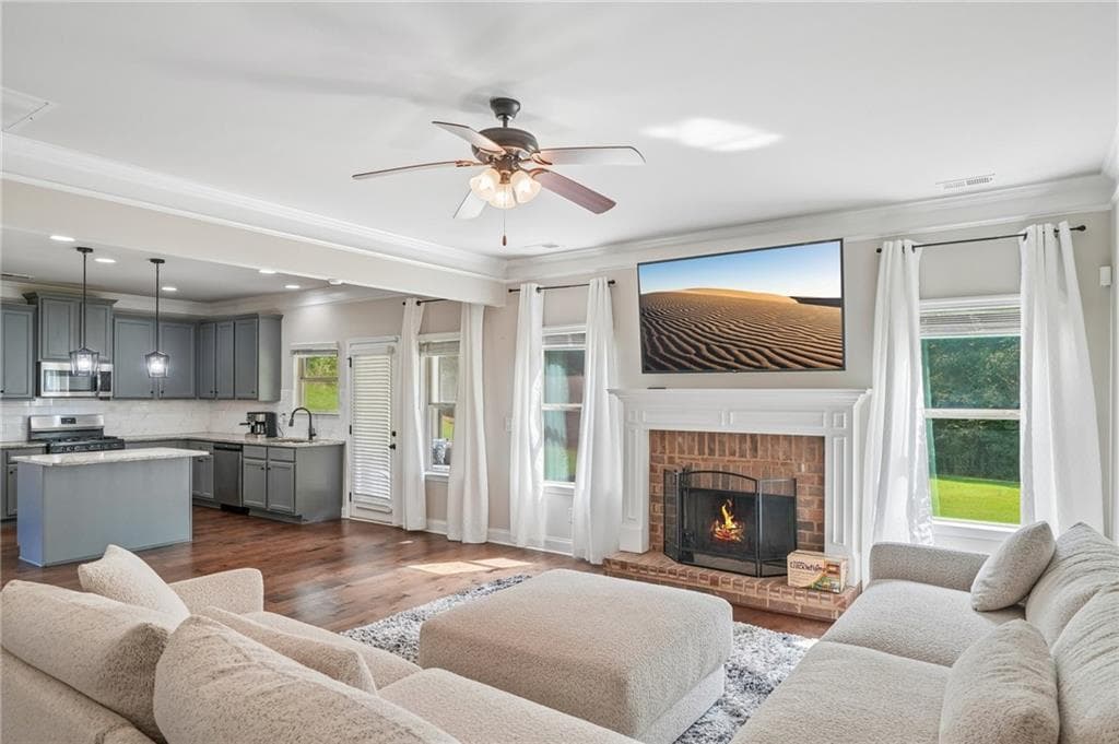 5 bedroom, 3 bathroom, 2,735 sq ft single family residence for sale at 109 Donovan Avenue, Locust Grove, GA 30248 — photo 5