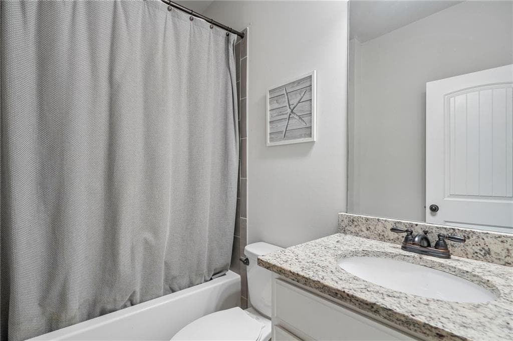 5 bedroom, 3 bathroom, 2,735 sq ft single family residence for sale at 109 Donovan Avenue, Locust Grove, GA 30248 — photo 10