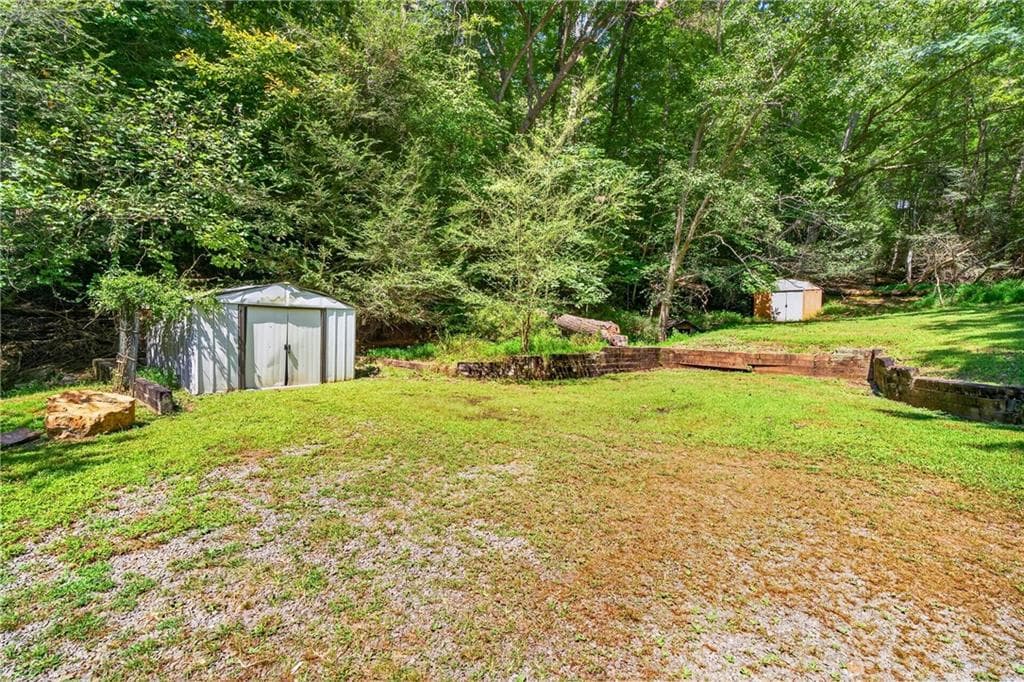 3 bedroom, 2 bathroom, 1,956 sq ft single family residence under contract at 466 Ellington Road, Ellijay, GA 30540 — photo 9