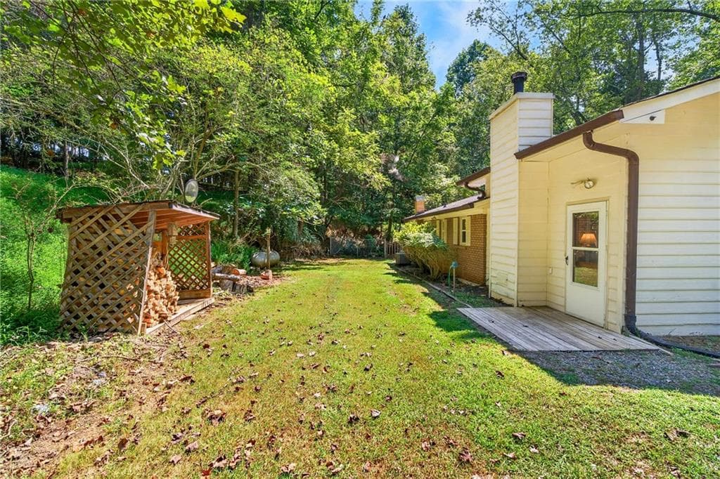 3 bedroom, 2 bathroom, 1,956 sq ft single family residence under contract at 466 Ellington Road, Ellijay, GA 30540 — photo 10