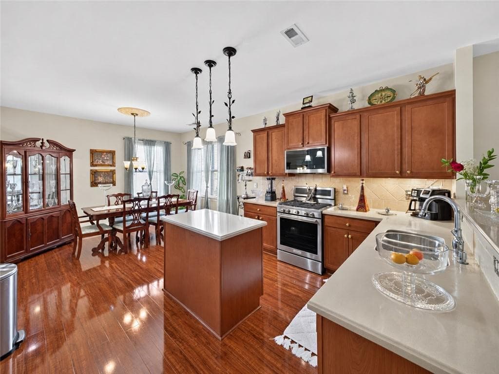 6 bedroom, 4 bathroom, 3,078 sq ft single family residence for sale at 3530 Anna Ruby Lane, Douglasville, GA 30135 — photo 6
