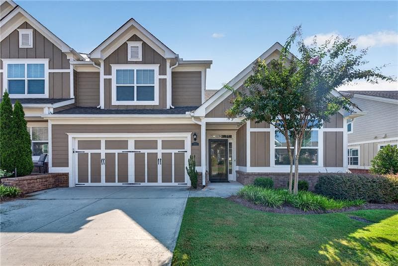 3 bedroom, 3 bathroom, 2,743 sq ft townhouse under contract at 1401 Lexington Green Pines, Cumming, GA 30040