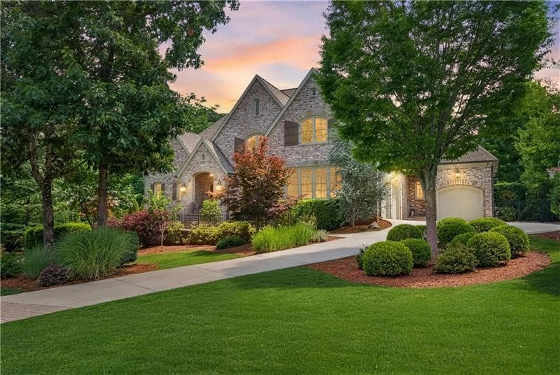 5 bedroom, 7 bathroom, 7,530 sq ft single family residence for sale at 4915 Kettle River Point, Suwanee, GA 30024 — photo 2