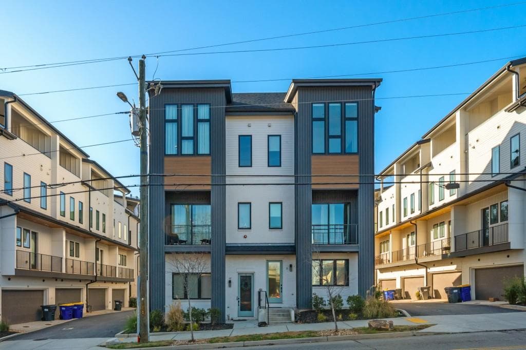 3 bedroom, 5 bathroom, 2,412 sq ft townhouse for sale at 2347 Hosea L WIlliams Drive 11, Atlanta, GA 30317 — photo 3