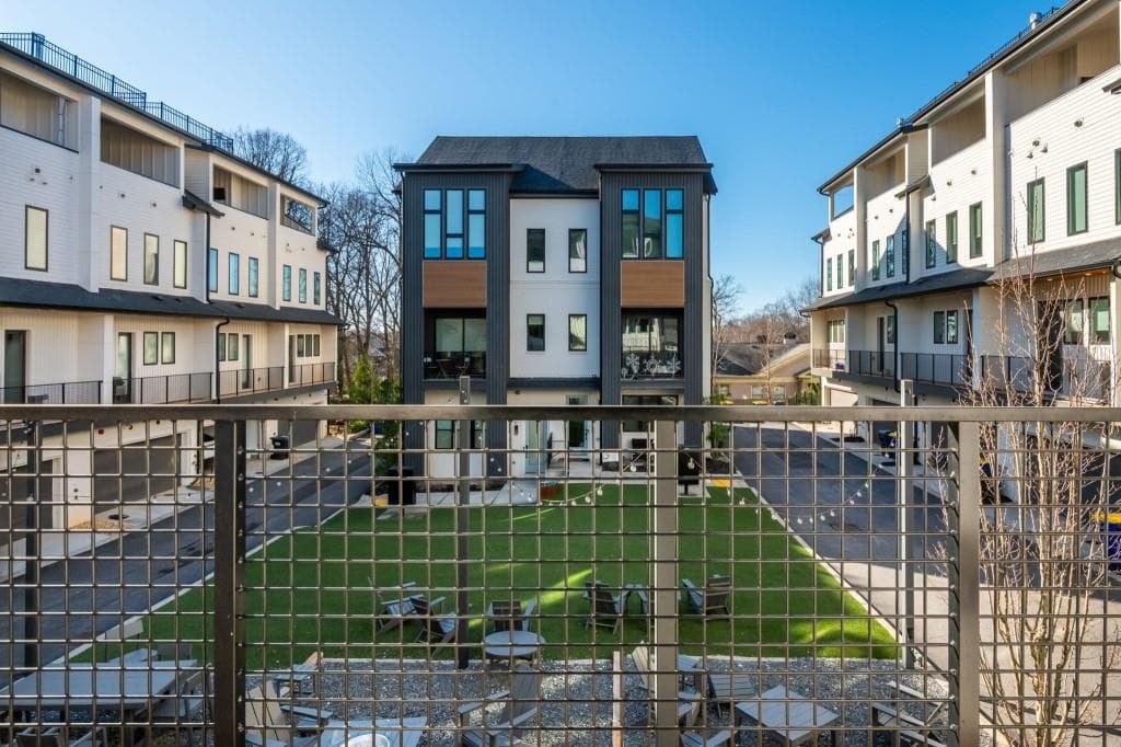 3 bedroom, 5 bathroom, 2,412 sq ft townhouse for sale at 2347 Hosea L WIlliams Drive 11, Atlanta, GA 30317 — photo 9