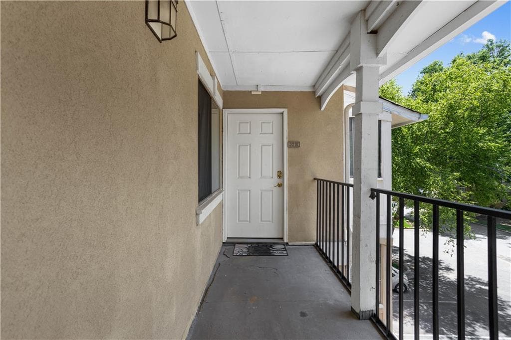 2 bedroom, 2 bathroom, 1,142 sq ft condominium for sale at 3018 Wingate Way, Atlanta, GA 30350 — photo 4