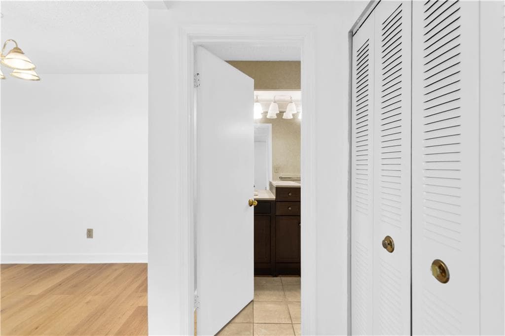 2 bedroom, 2 bathroom, 1,142 sq ft condominium for sale at 3018 Wingate Way, Atlanta, GA 30350 — photo 9