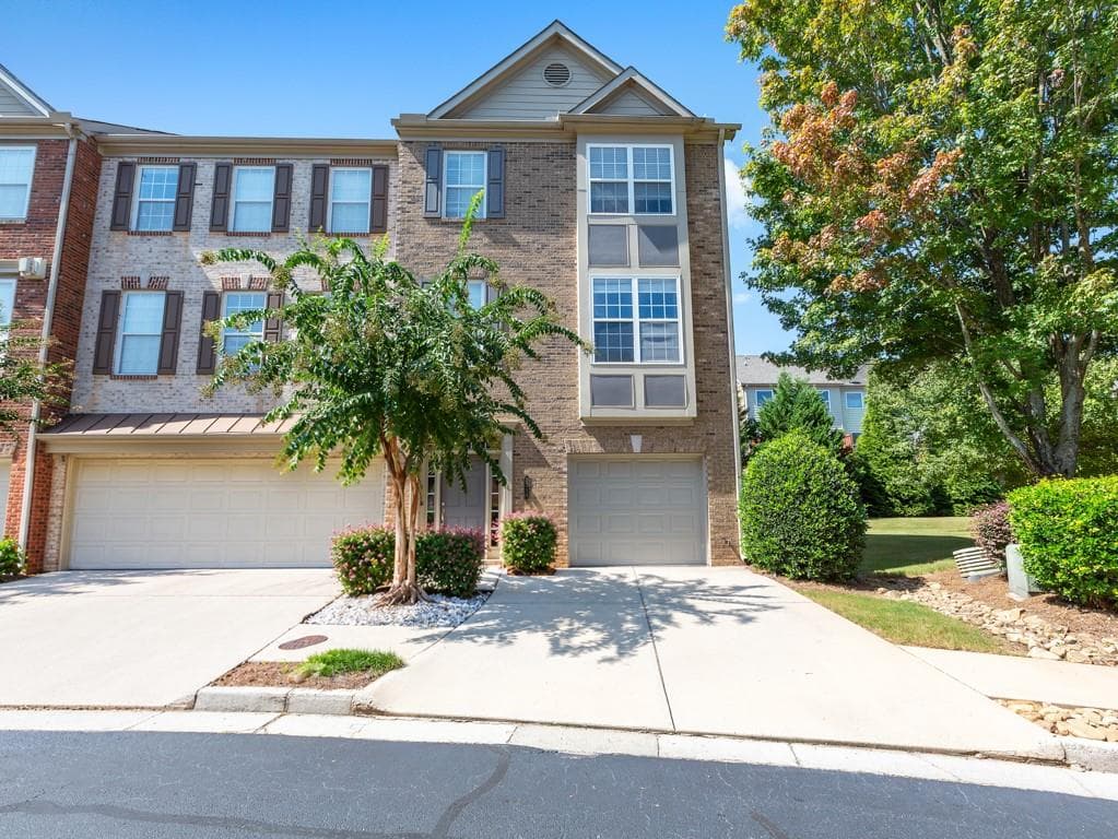 3 bedroom, 4 bathroom, 2,338 sq ft townhouse for rent at 3214 Greenwood Oak Drive, Norcross, GA 30092 for $2,800 a month