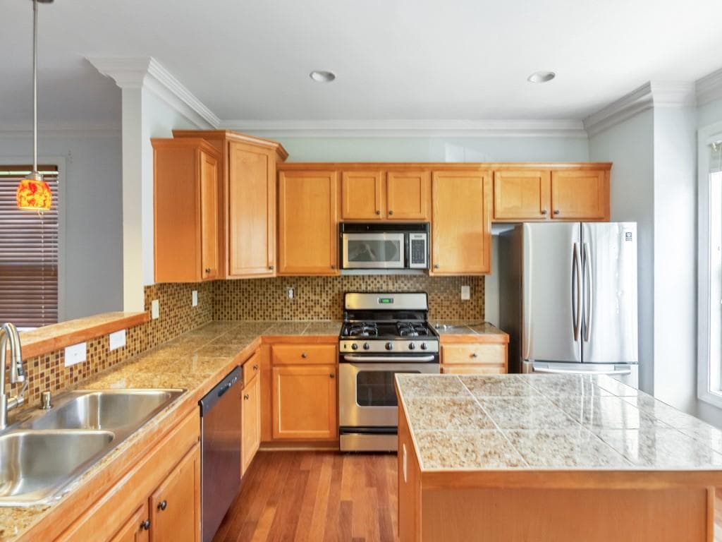 3 bedroom, 4 bathroom, 2,338 sq ft townhouse for rent at 3214 Greenwood Oak Drive, Norcross, GA 30092 for $2,800 a month — photo 3