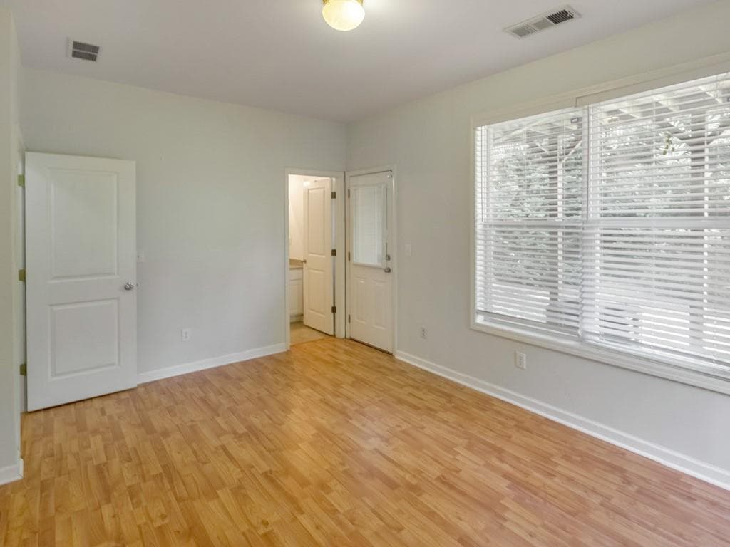 3 bedroom, 4 bathroom, 2,338 sq ft townhouse for rent at 3214 Greenwood Oak Drive, Norcross, GA 30092 for $2,800 a month — photo 4