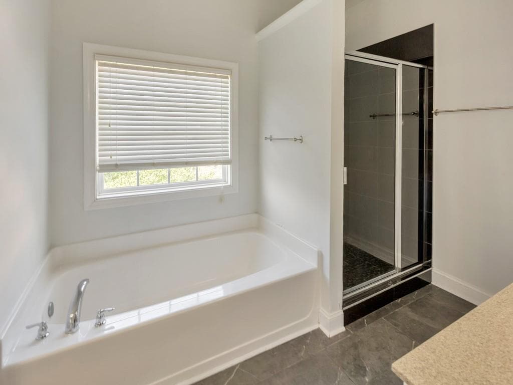 3 bedroom, 4 bathroom, 2,338 sq ft townhouse for rent at 3214 Greenwood Oak Drive, Norcross, GA 30092 for $2,800 a month — photo 7