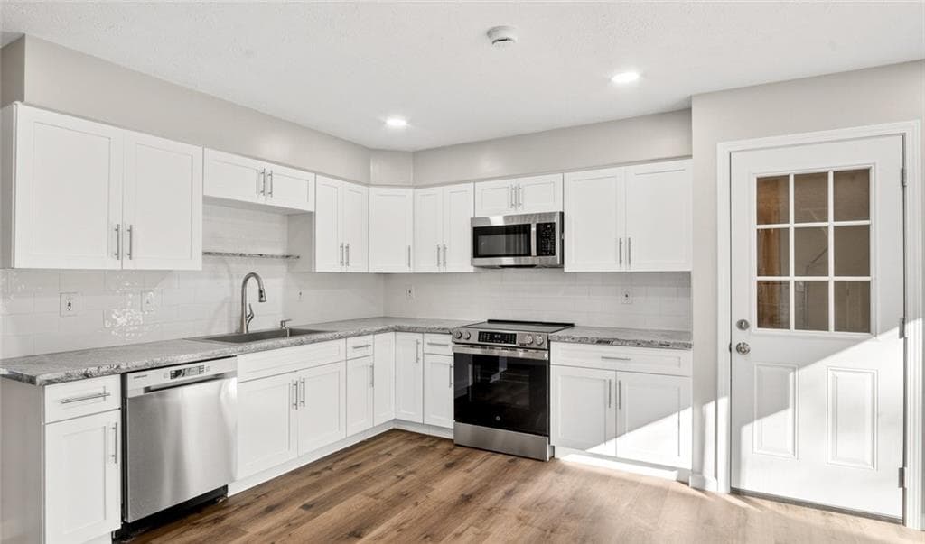 4 bedroom, 3 bathroom, 2,440 sq ft single family residence for sale at 1837 Coventry Way, Jonesboro, GA 30236 — photo 5