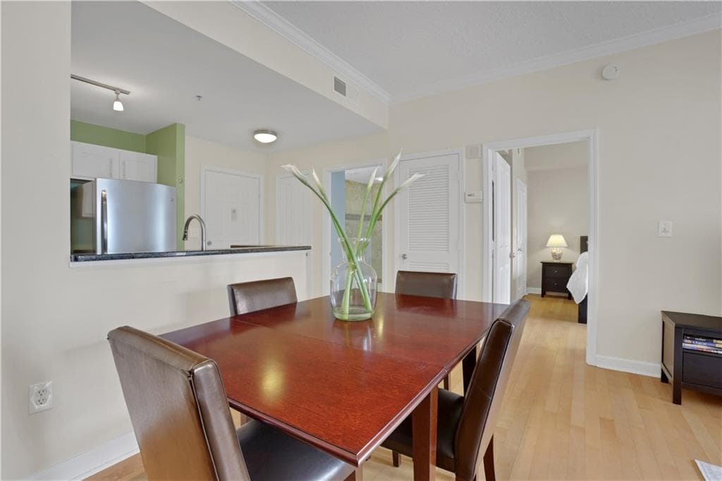 1 bedroom, 1 bathroom, 764 sq ft condominium for sale at 1101 Juniper Street 820, Atlanta, GA 30309 — photo 5
