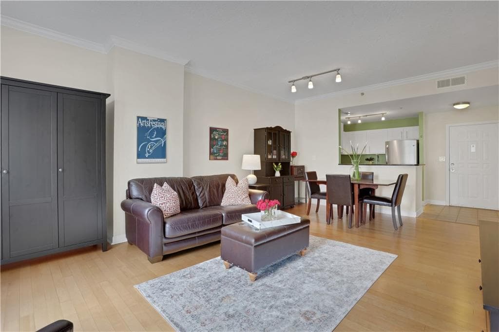 1 bedroom, 1 bathroom, 764 sq ft condominium for sale at 1101 Juniper Street 820, Atlanta, GA 30309 — photo 9