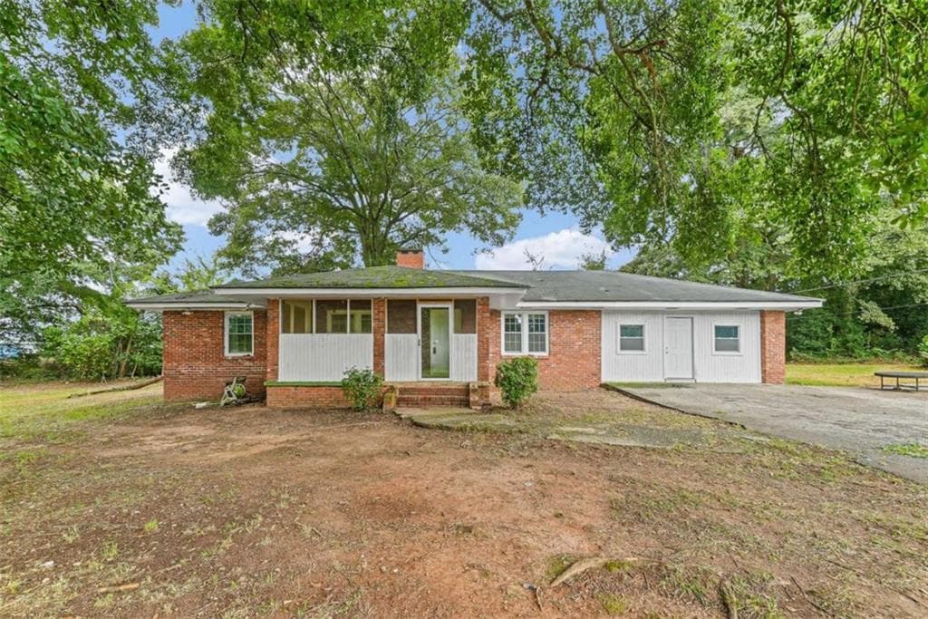2 bedroom, 1 bathroom, 1,574 sq ft single family residence for sale at 450 McGarity Road, Mcdonough, GA 30253
