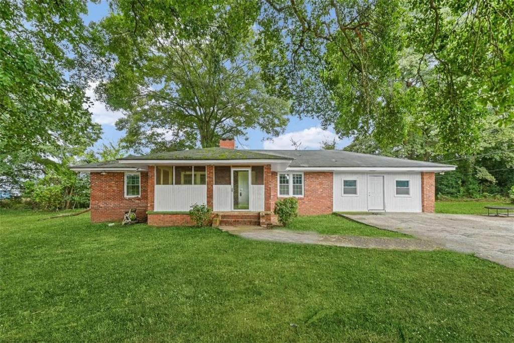 2 bedroom, 1 bathroom, 1,574 sq ft single family residence for sale at 450 McGarity Road, Mcdonough, GA 30253 — photo 2