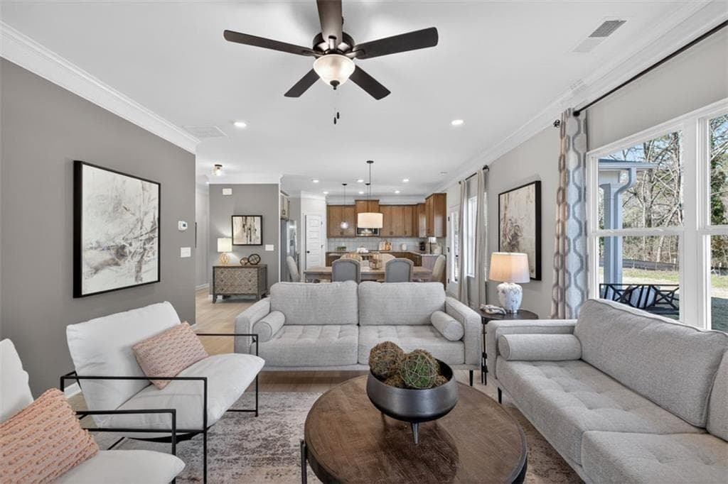 4 bedroom, 3 bathroom, 2,372 sq ft single family residence for sale at 3 Naverre Circle, Rome, GA 30165 — photo 9