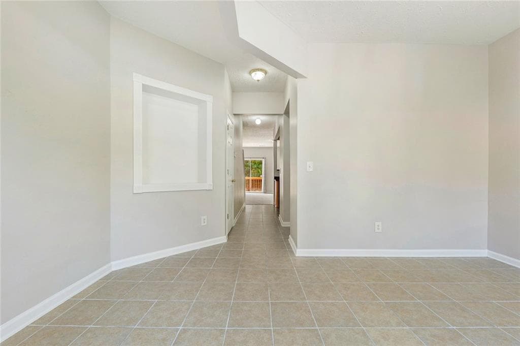 2 bedroom, 3 bathroom, 1,398 sq ft townhouse for sale at 1378 Penhurst Drive, Lawrenceville, GA 30043 — photo 3