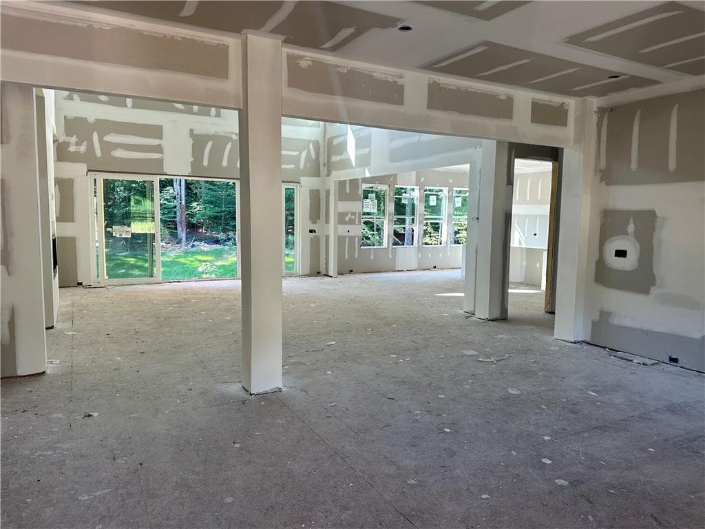 5 bedroom, 6 bathroom, 4,344 sq ft single family residence for sale at 8010 Grand Meadow Run, Gainesville, GA 30506 — photo 4