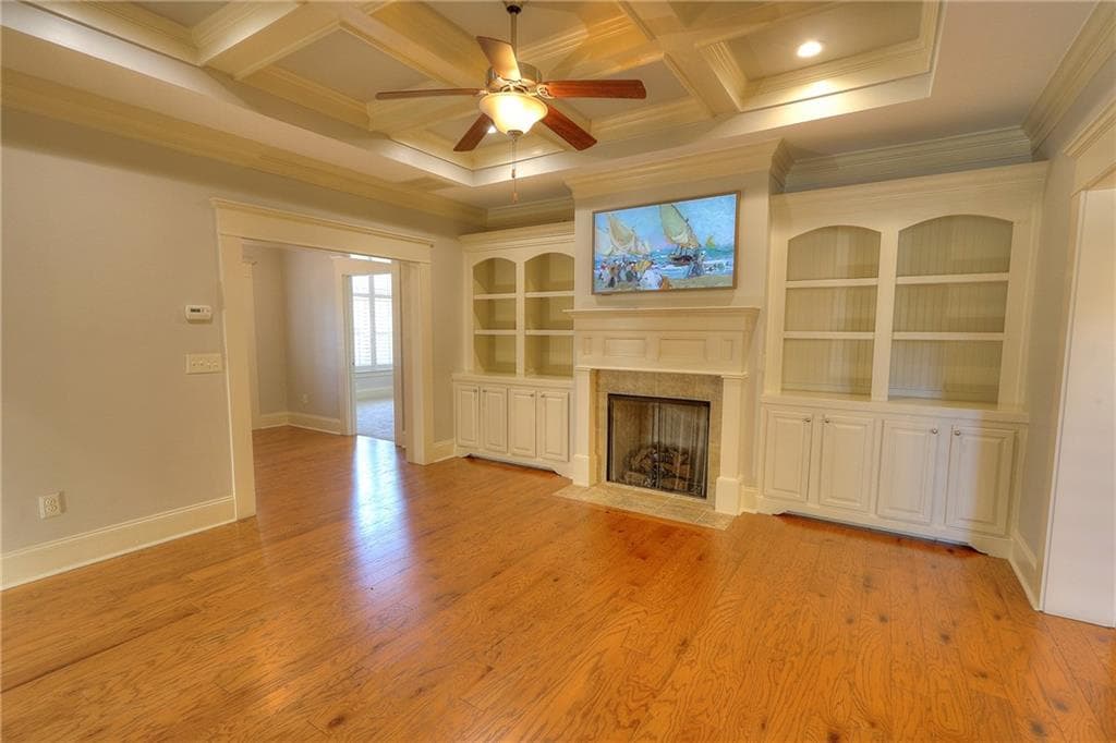 4 bedroom, 3 bathroom, 2,700 sq ft condominium for sale at 2845 Middlecreek Way, Cumming, GA 30041 — photo 2