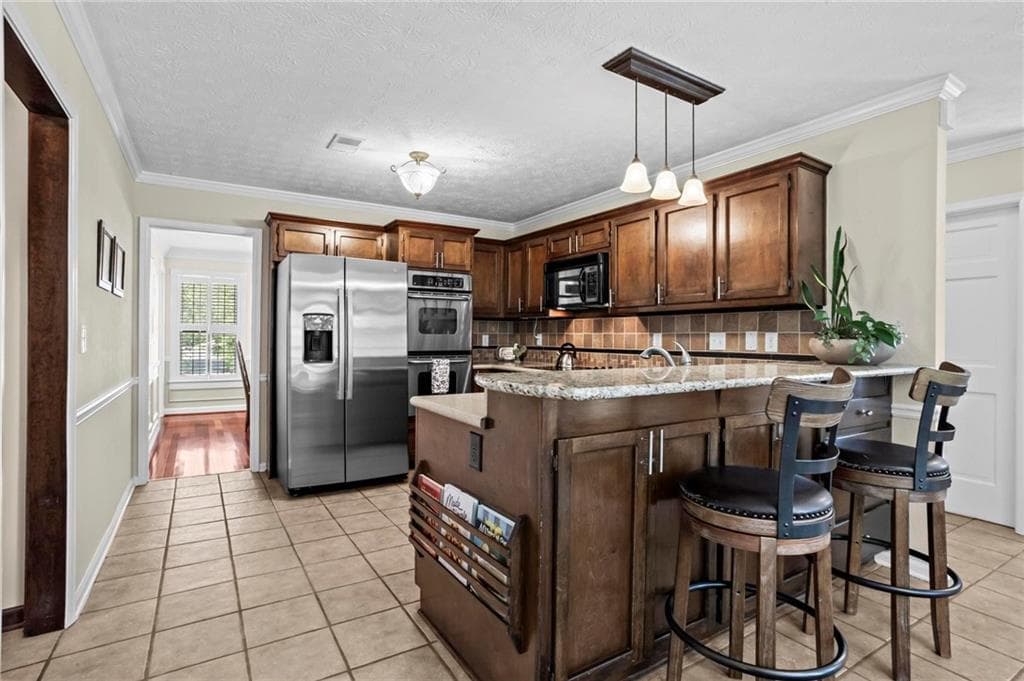 5 bedroom, 3 bathroom, 2,996 sq ft single family residence under contract at 2823 Hitchcock Mill Run, Marietta, GA 30068 — photo 7