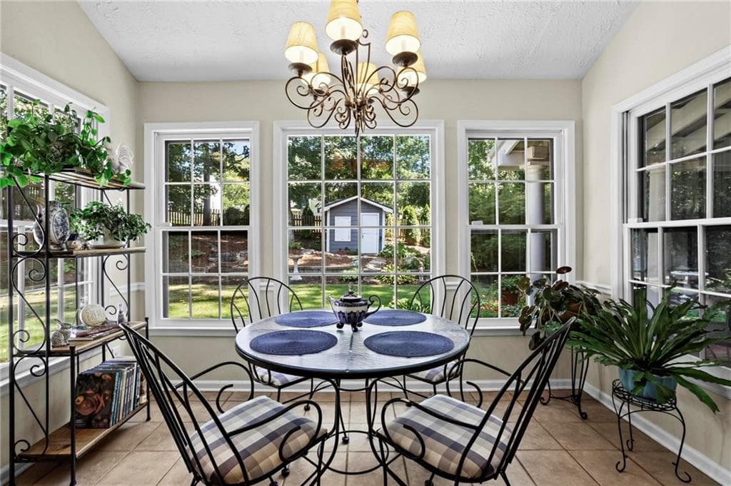 5 bedroom, 3 bathroom, 2,996 sq ft single family residence under contract at 2823 Hitchcock Mill Run, Marietta, GA 30068 — photo 8