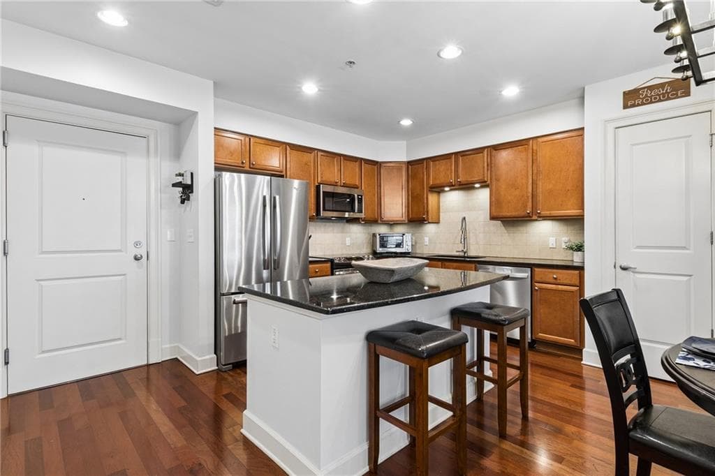 2 bedroom, 2 bathroom, 1,250 sq ft condominium for sale at 200 River Vista Drive 428, Atlanta, GA 30339 — photo 5