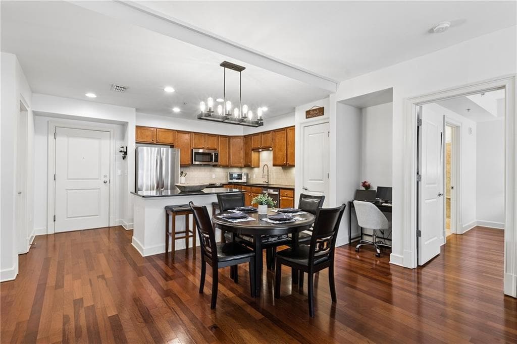 2 bedroom, 2 bathroom, 1,250 sq ft condominium for sale at 200 River Vista Drive 428, Atlanta, GA 30339 — photo 7