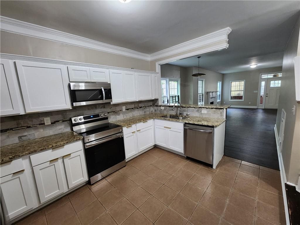 4 bedroom, 3 bathroom, 1,822 sq ft single family residence for sale at 620 Joseph E Lowery Boulevard, Atlanta, GA 30318