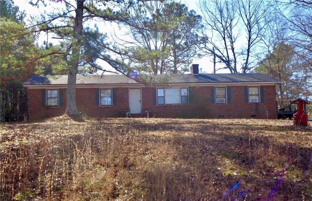3 bedroom, 2 bathroom, 1,820 sq ft single family residence under contract at 125 Ridge Rd Road, Kingston, GA 30145