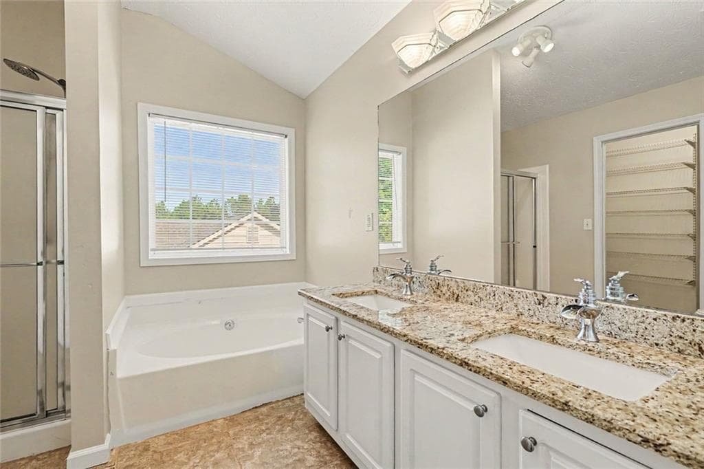 5 bedroom, 3 bathroom, 2,500 sq ft single family residence for sale at 524 Martin Forest Lane, Lawrenceville, GA 30045 — photo 5