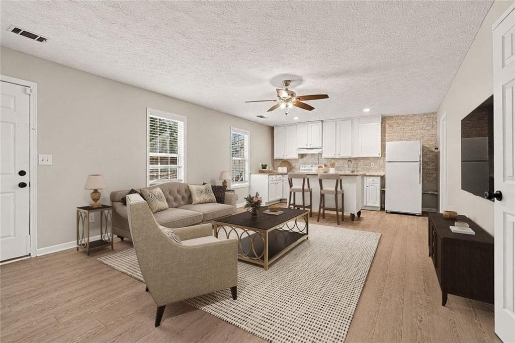 5 bedroom, 3 bathroom, 2,500 sq ft single family residence for sale at 524 Martin Forest Lane, Lawrenceville, GA 30045 — photo 6