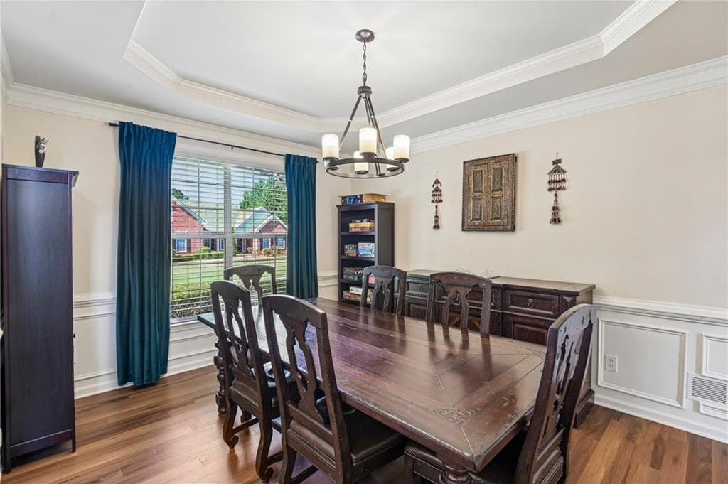 4 bedroom, 3 bathroom, 2,906 sq ft single family residence for sale at 5110 Coventry Creek Drive, Cumming, GA 30040 — photo 2